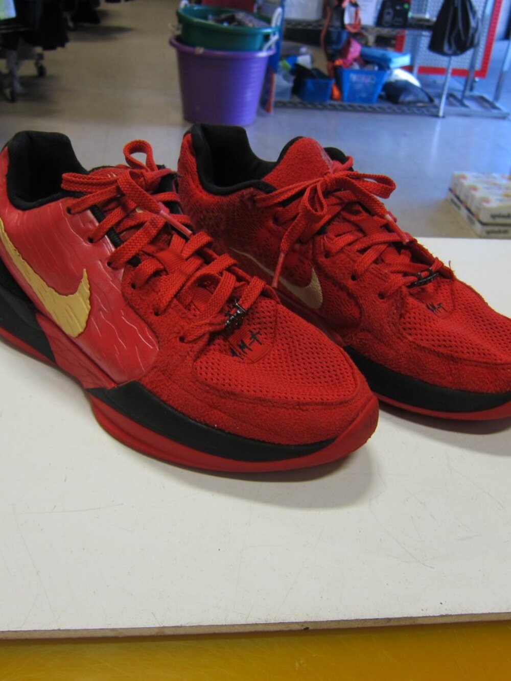 Nike JA2 ( Ja Morant ) Nightmares Men's 8 Black/Gold/Red Shoe's HQ2638-600